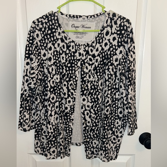 Onque Woman Sweaters - Black and white button cardigan-1x